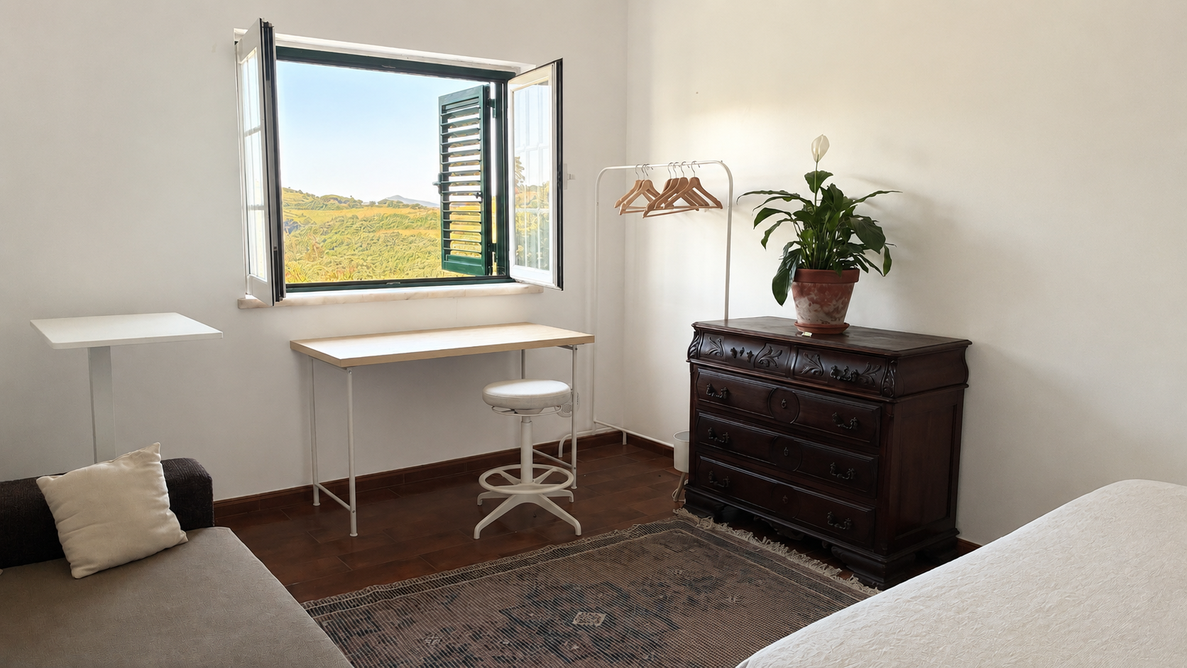 Small bedroom north
